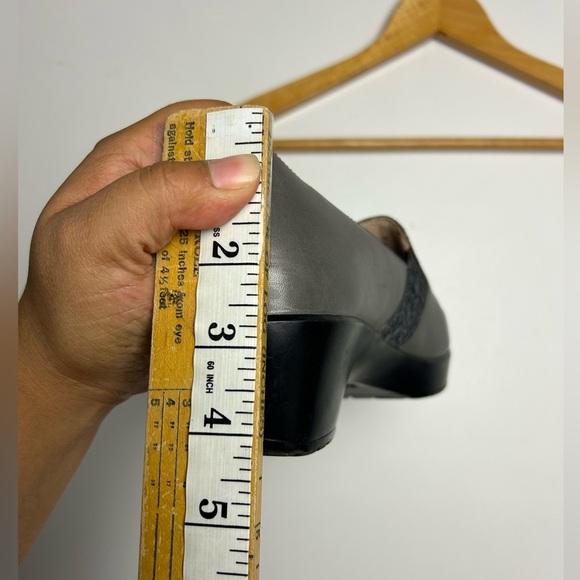 Dansko Women’s Mary Jane Clogs Size 39 Leather Minimalist Comfortable Natural - Picture 10 of 11